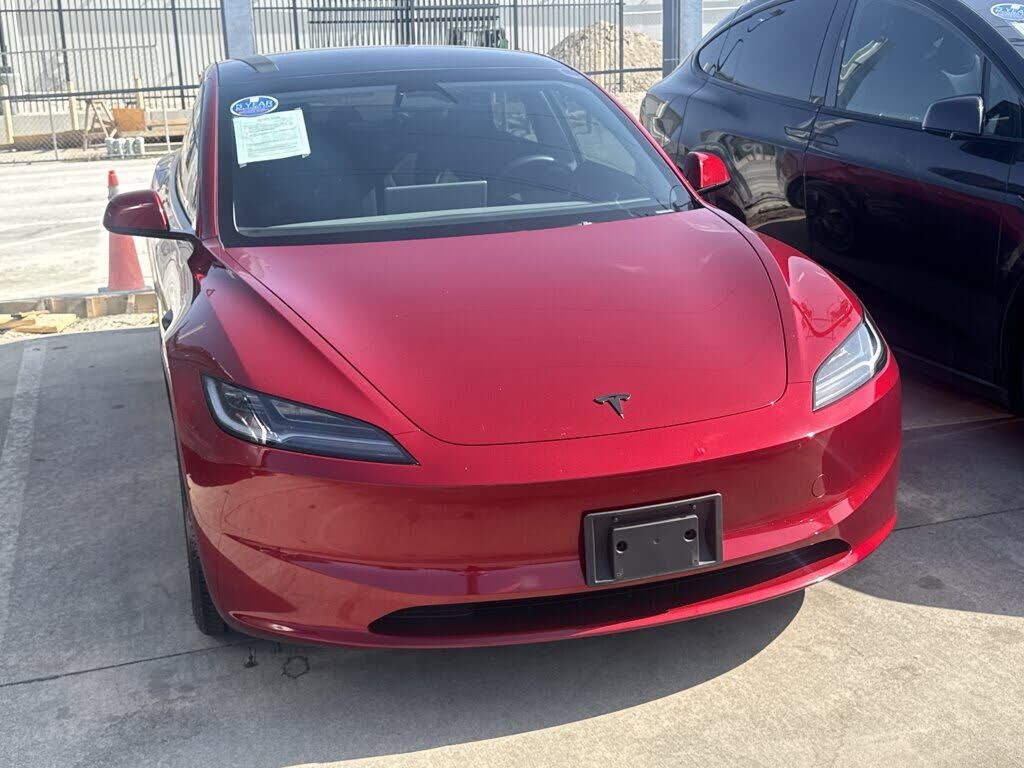 2025 TESLA Model 3
