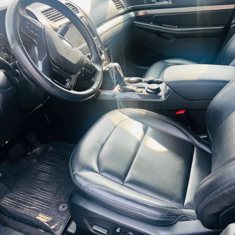 2019 FORD Explorer