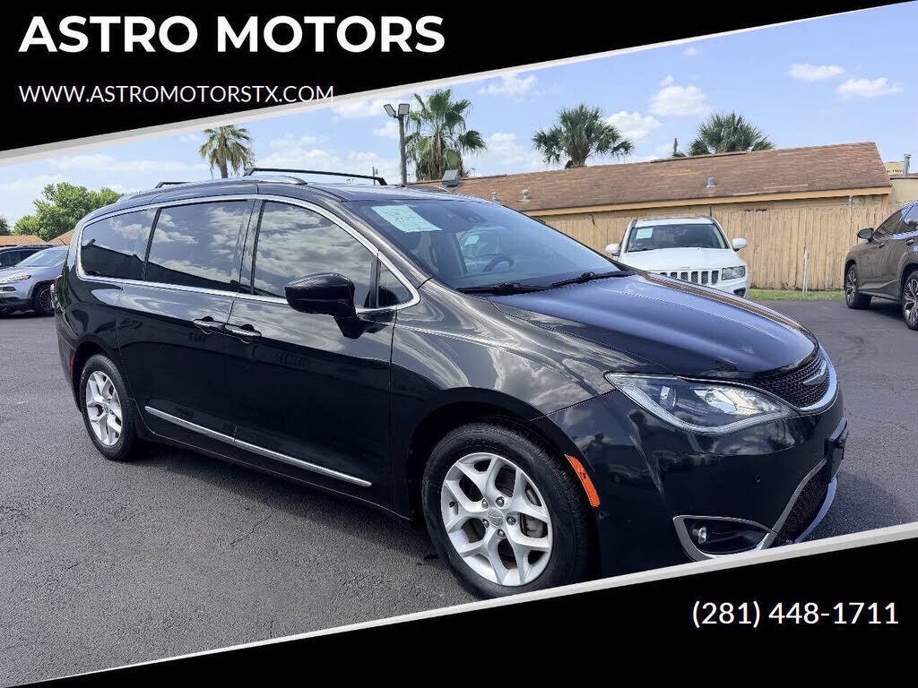 2017 CHRYSLER Pacifica