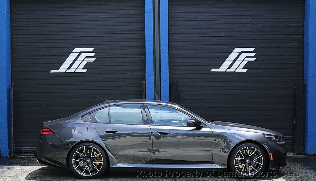 2025 BMW M5