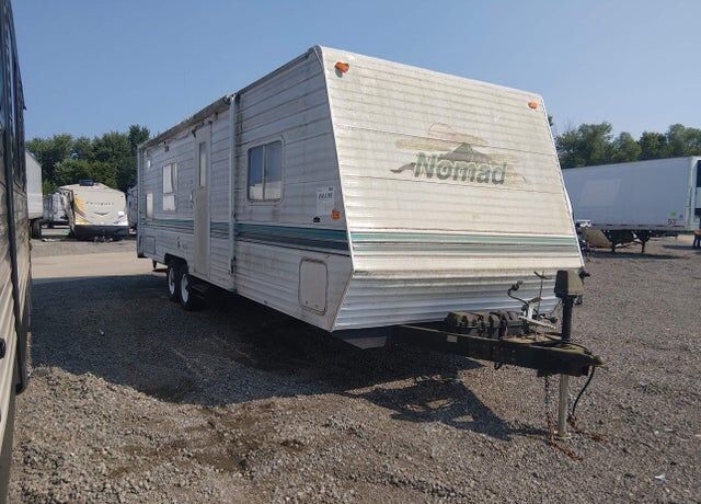 2001 SKYLINE CORPORATION Nomad