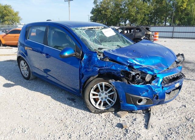 2016 CHEVROLET Sonic