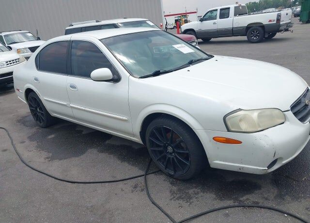 2001 NISSAN Maxima