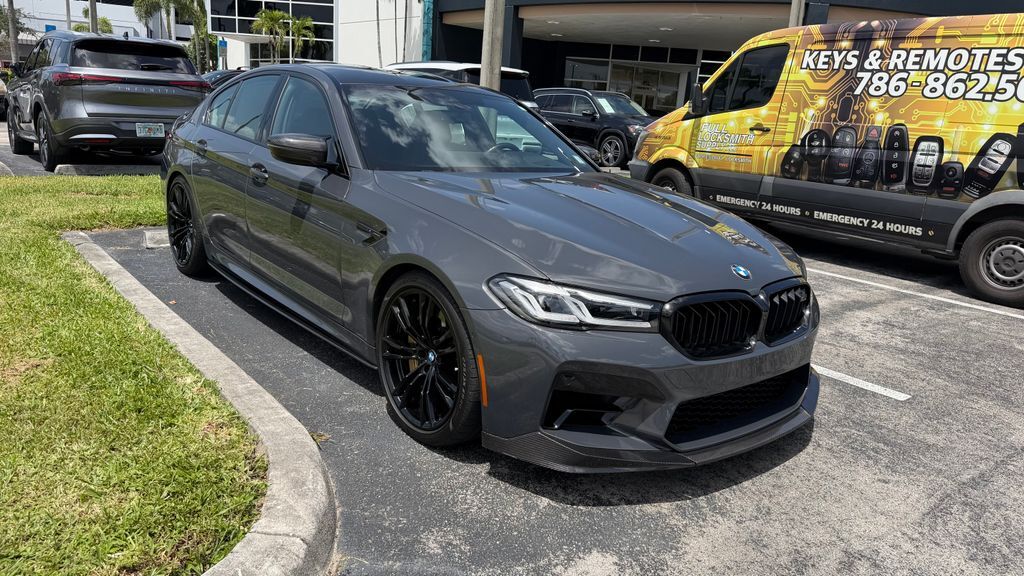 2022 BMW M5