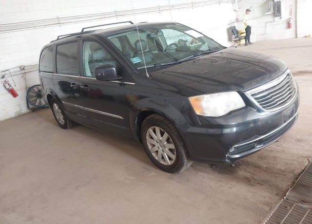2014 CHRYSLER Town and Country