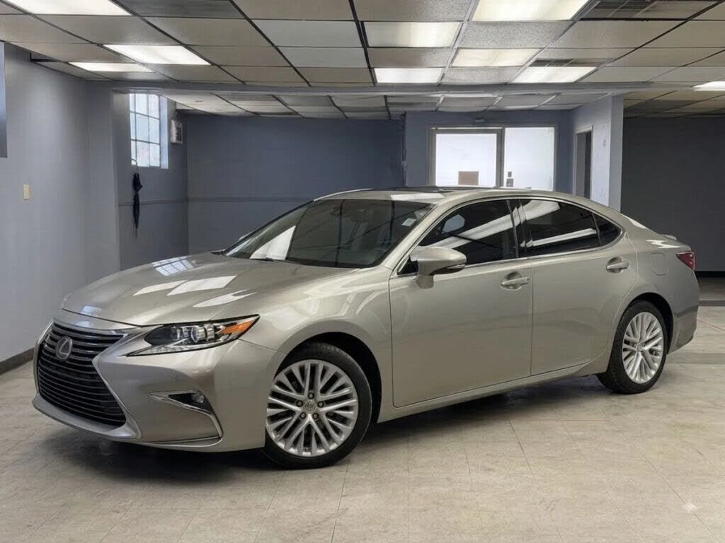 2016 LEXUS ES