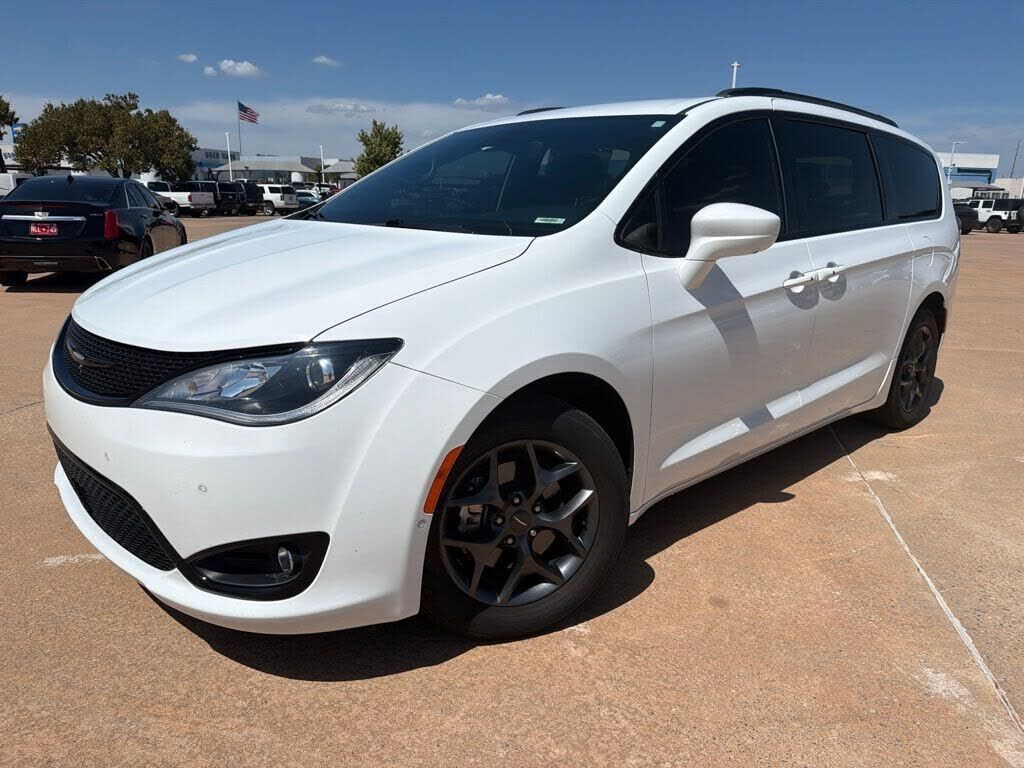 2020 CHRYSLER Pacifica
