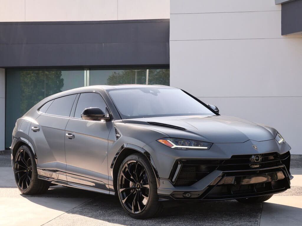 2023 LAMBORGHINI URUS