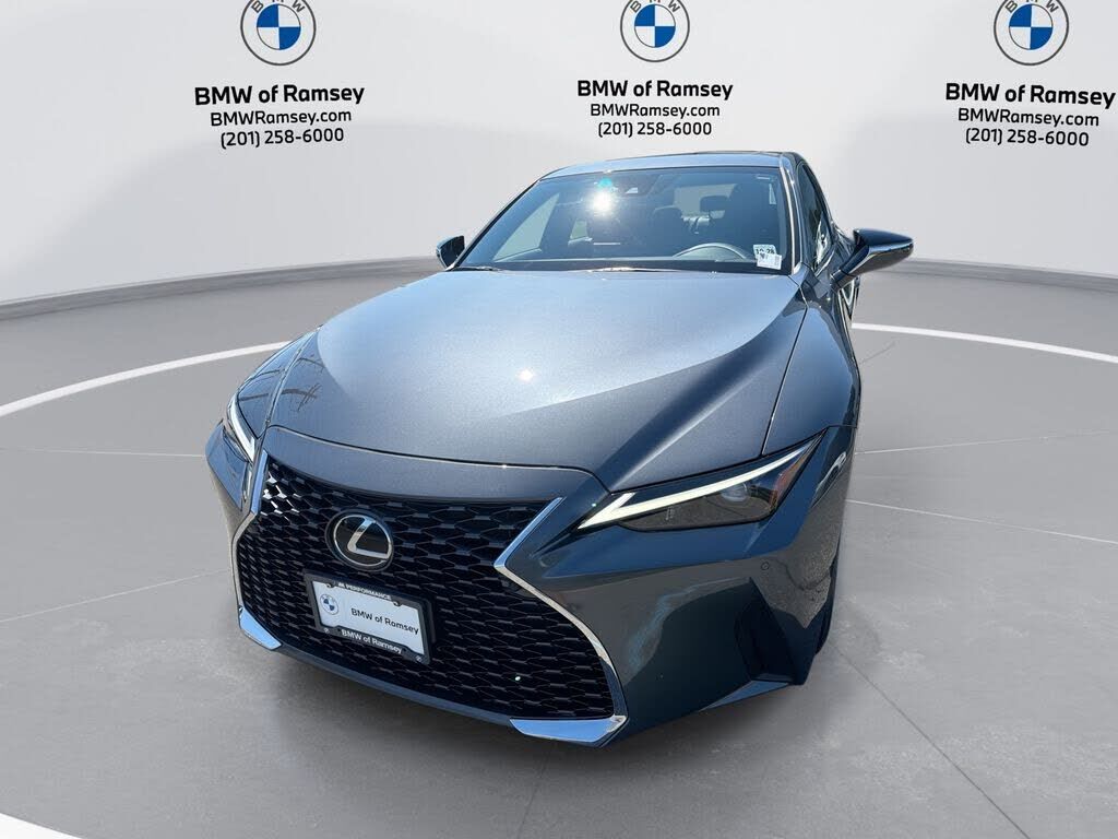 2023 LEXUS IS
