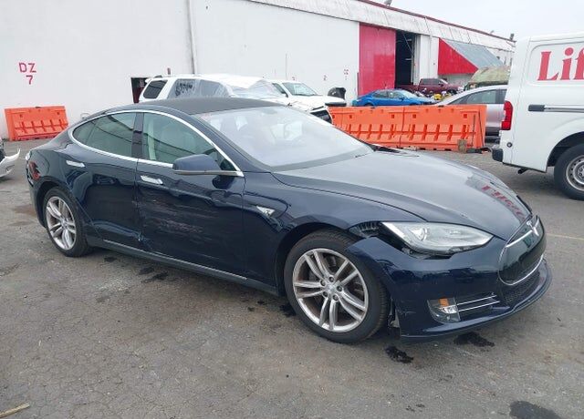 2012 TESLA Model S
