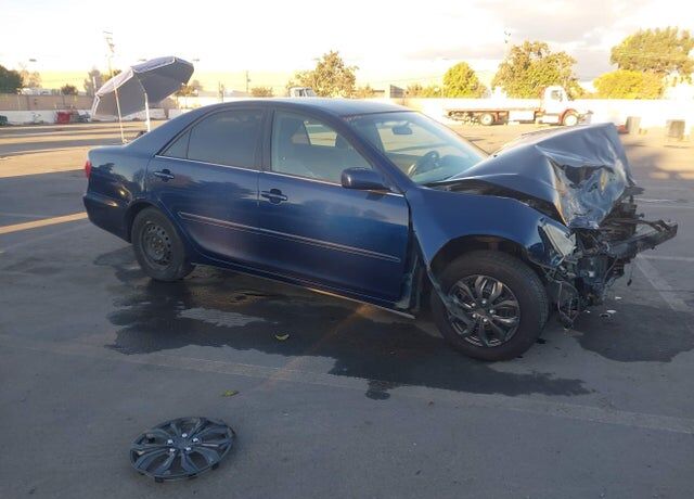 2005 TOYOTA Camry