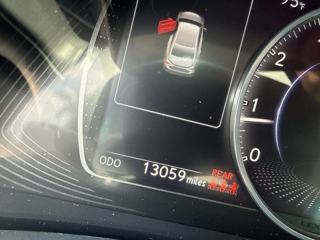 2025 LEXUS ES