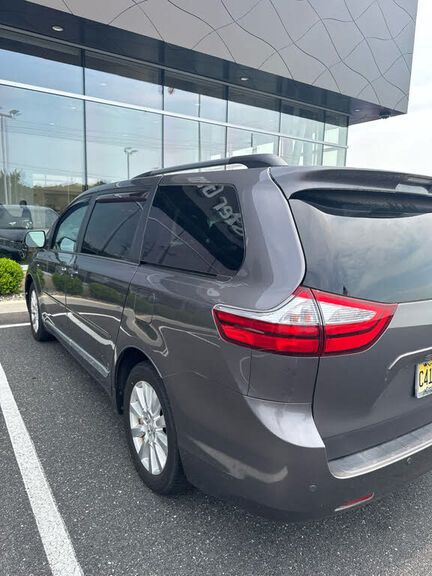 2017 TOYOTA Sienna