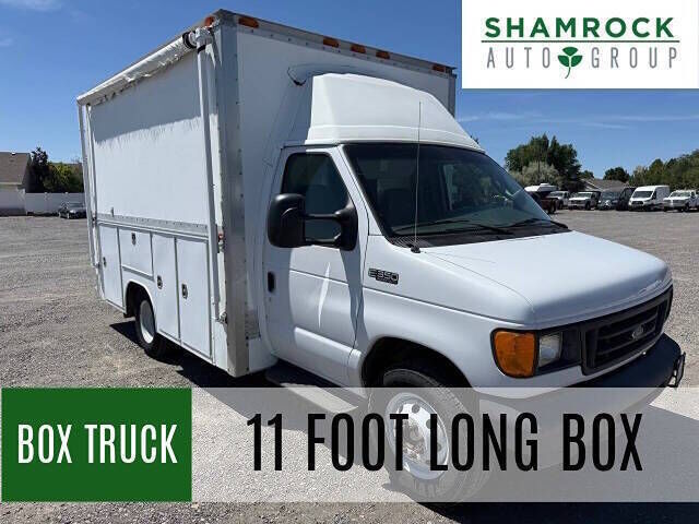 2005 FORD E-350