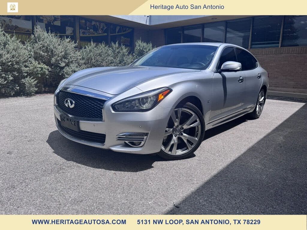 2017 INFINITI Q70L