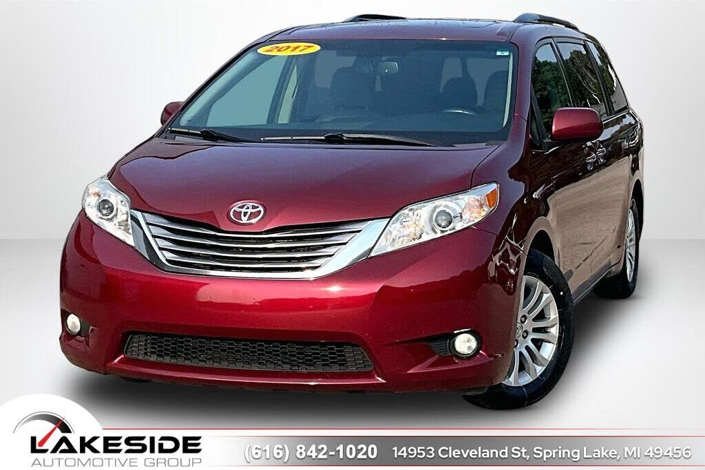 2017 TOYOTA Sienna
