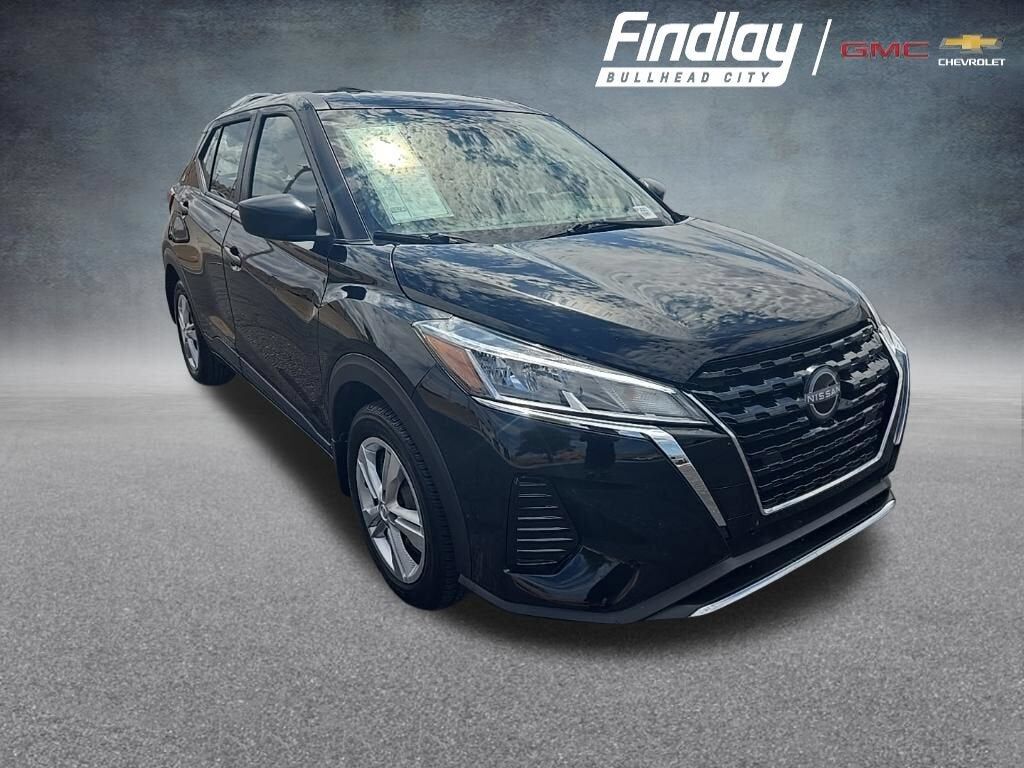 2023 NISSAN Kicks
