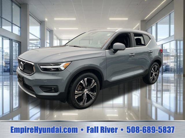 2020 VOLVO XC40