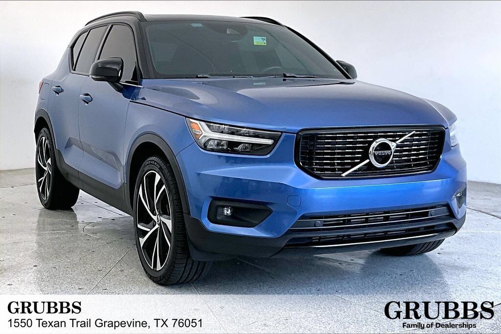 2020 VOLVO XC40