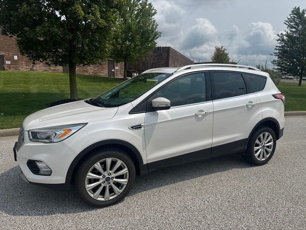 2017 FORD Escape