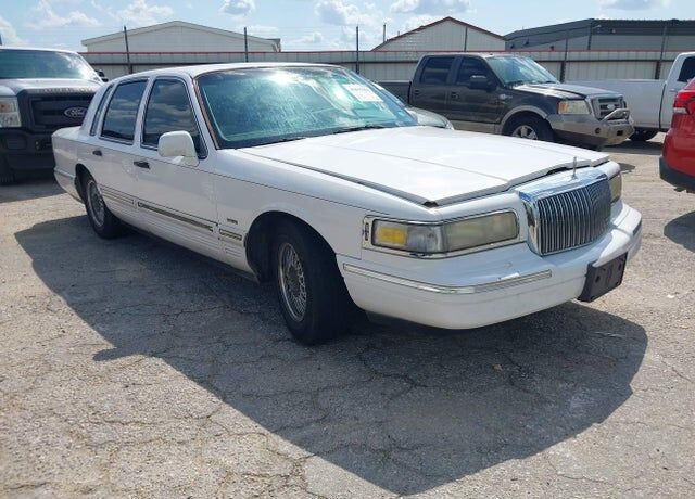 1996 LINCOLN Town Car