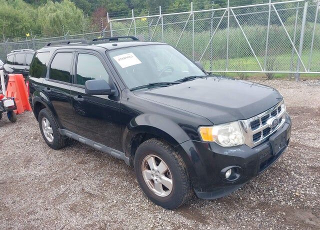 2011 FORD Escape