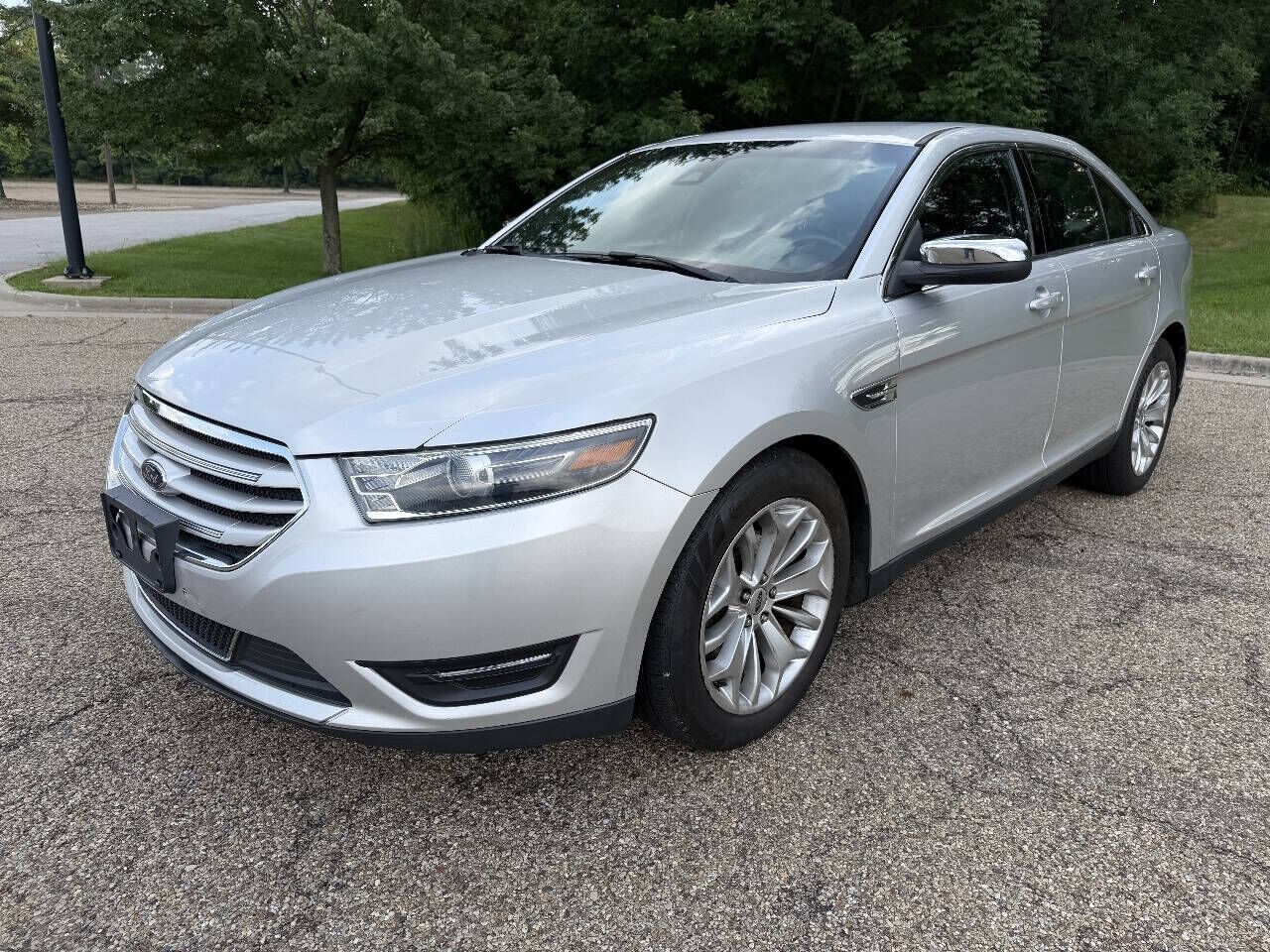 2019 FORD Taurus