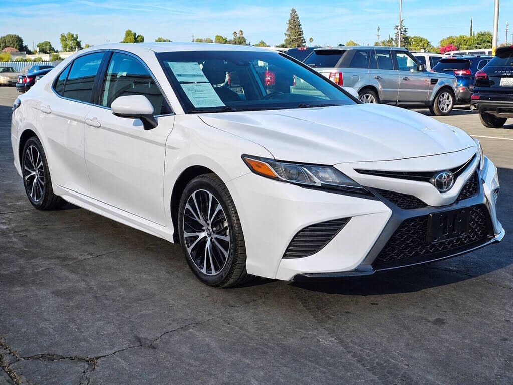 2020 TOYOTA Camry