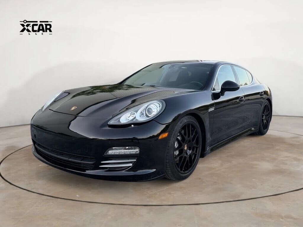 2013 PORSCHE Panamera