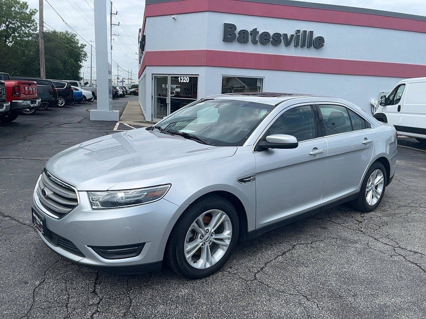 2016 FORD Taurus