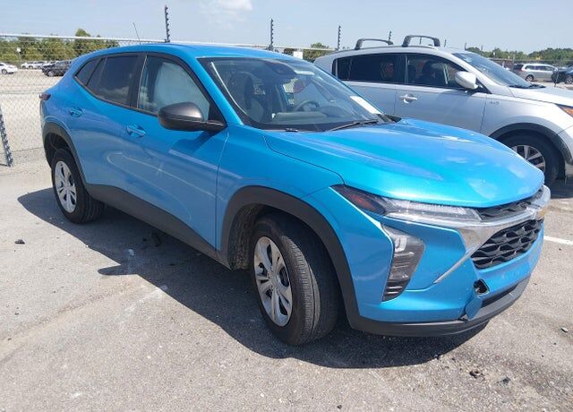 2025 CHEVROLET Trax