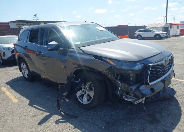 2022 TOYOTA Highlander