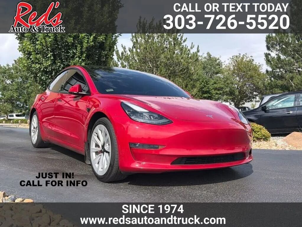 2022 TESLA Model 3