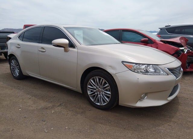 2015 LEXUS ES