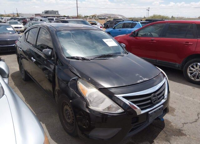 2016 NISSAN Versa