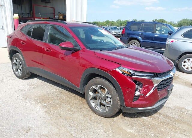 2025 CHEVROLET Trax