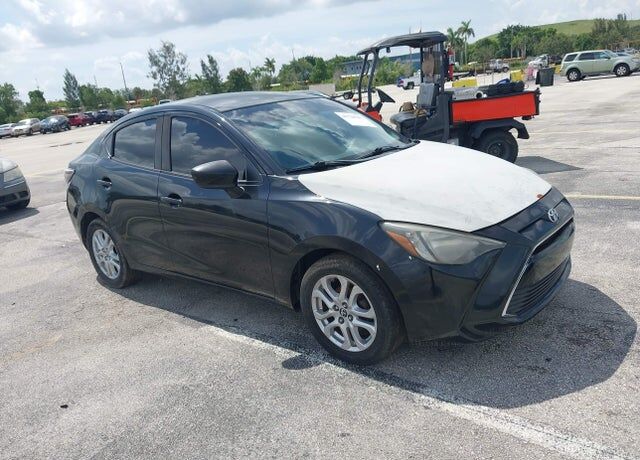 2017 TOYOTA Yaris