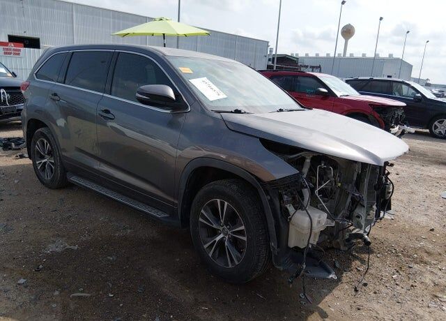 2018 TOYOTA Highlander