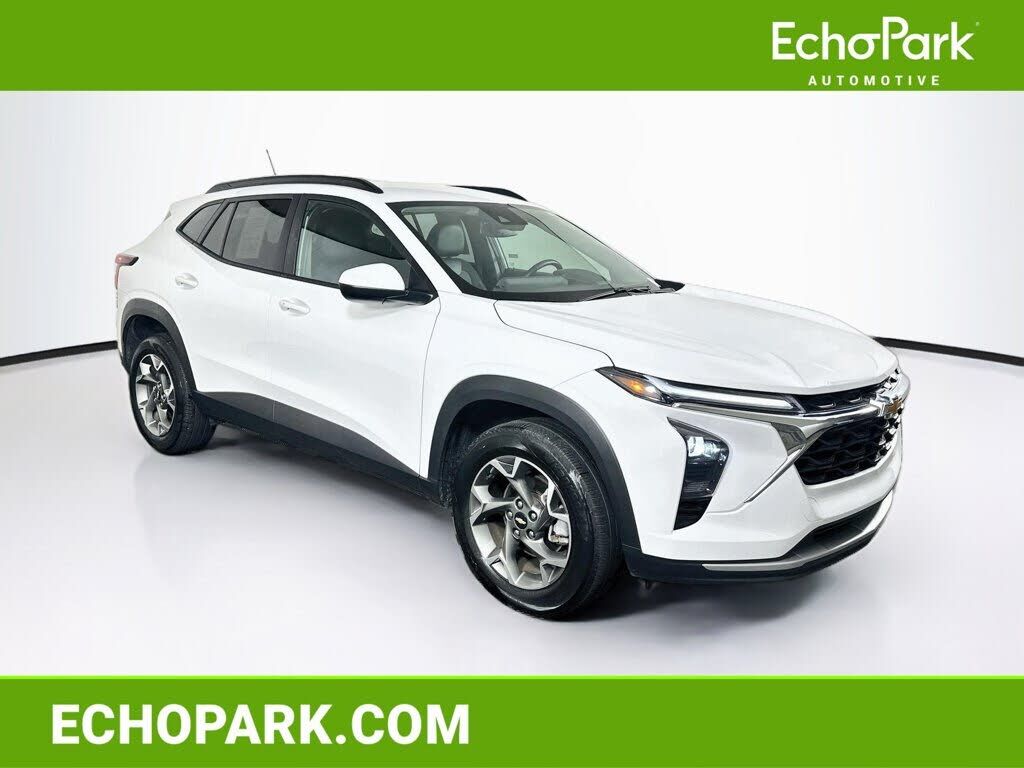 2025 CHEVROLET Trax