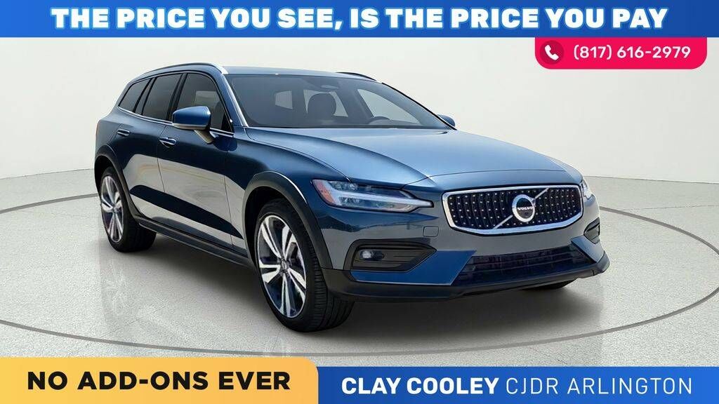 2025 VOLVO V60CC