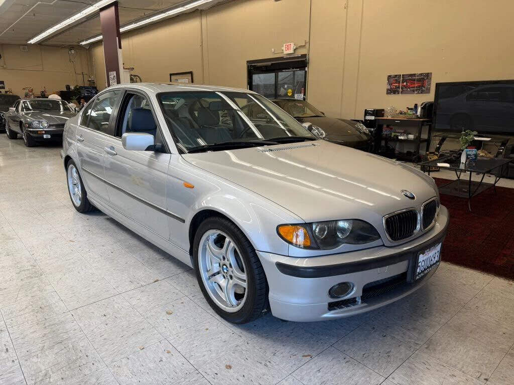 2004 BMW 3 Series