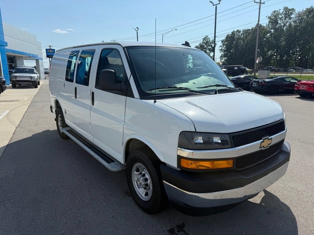 2025 CHEVROLET Express
