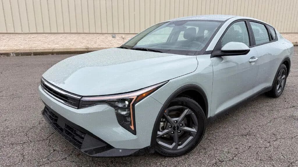 2025 KIA K4