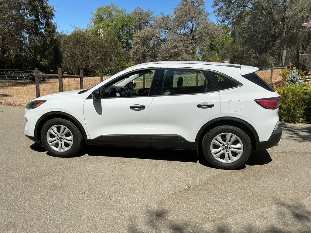2021 FORD Escape