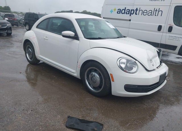2012 VOLKSWAGEN Beetle