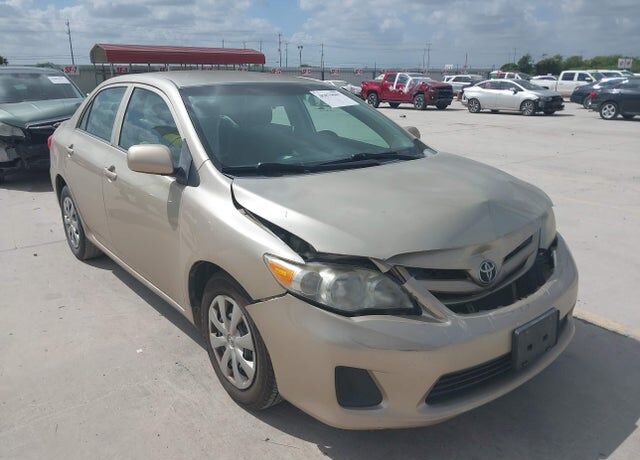 2013 TOYOTA Corolla