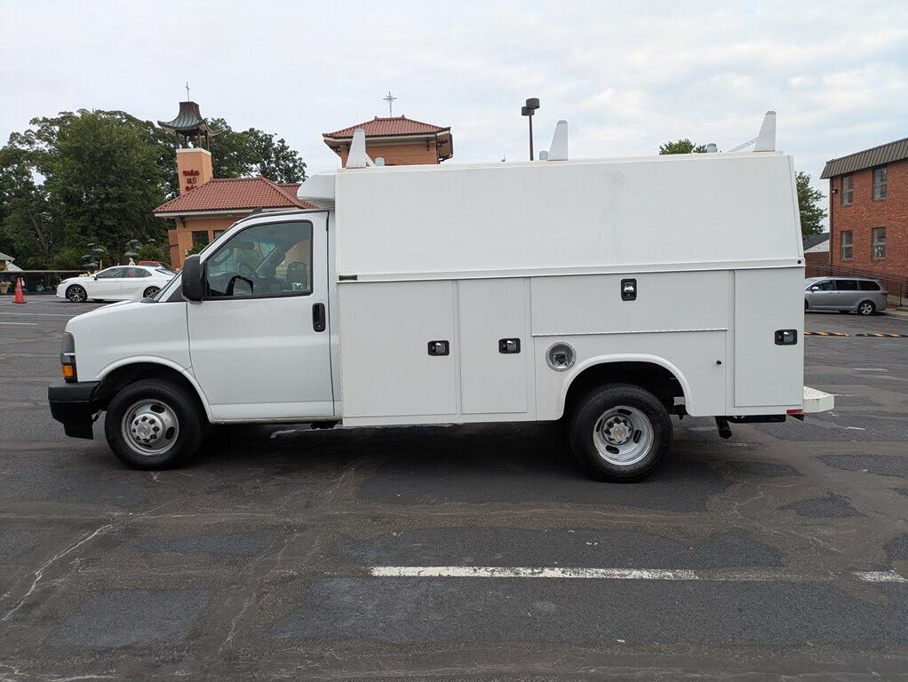 2020 CHEVROLET Express
