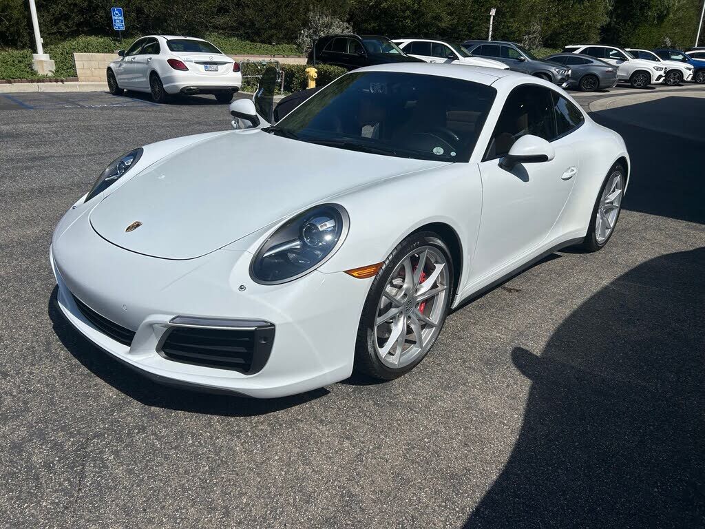 2017 PORSCHE 911