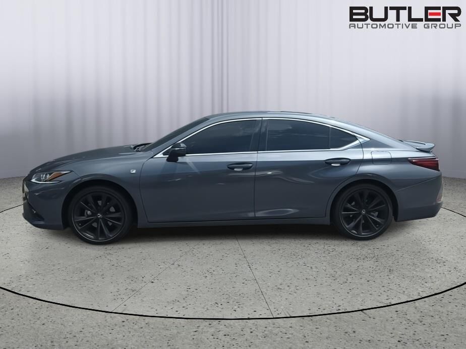 2022 LEXUS ES
