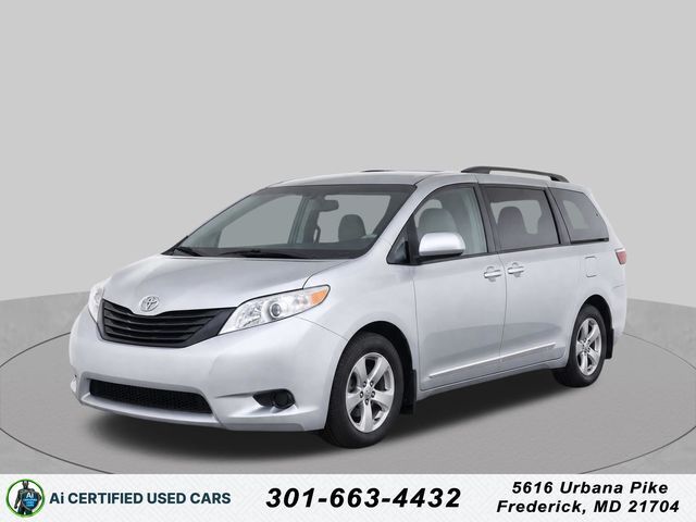2017 TOYOTA Sienna